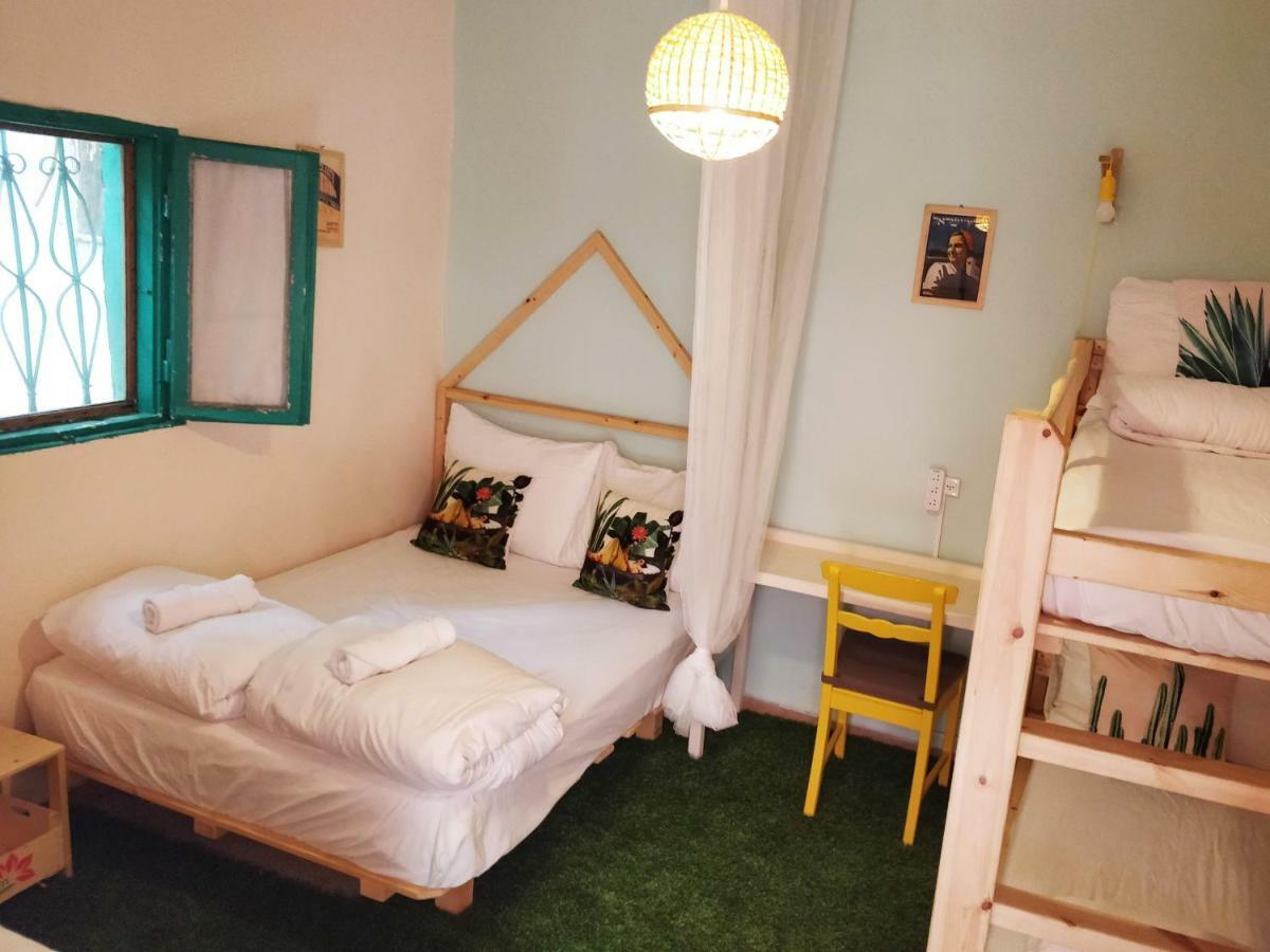 1000Nights Guest House - Near The Beach Tel Awiw Pokój zdjęcie